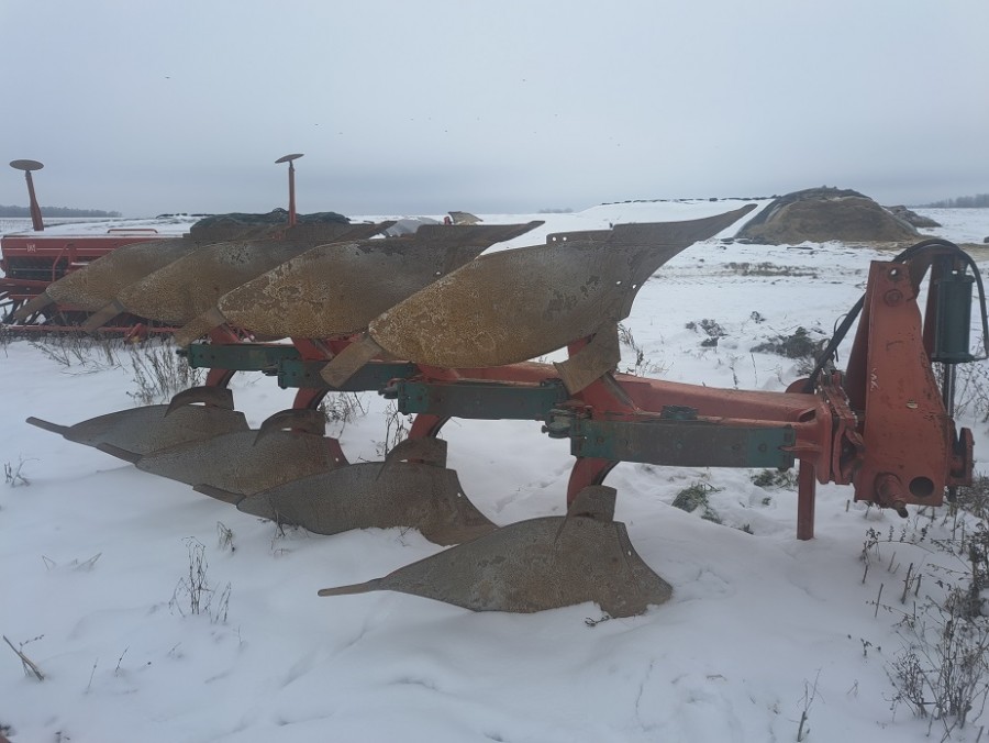 pług 3 i 4 kverneland obrotowy na resorze