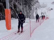 Szelment. Policjanci przypięli narty [zdjęcia]