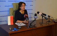 Jest przeprowadzana niechlujnie, wprowadza chaos i bije w samorządy. B. Kamińska o reformie edukacji