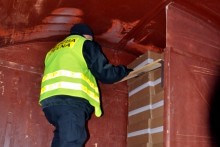 Kontrabanda za 2 miliony złotych w wagonie [zdjęcia]