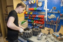 Studenci Politechniki Białostockiej budują kolejnego łazika [zdjęcia]