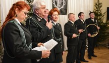 Karnawałowy Bal Myśliwych. Uginały się stoły, na parkiecie był tłok [zdjęcia]