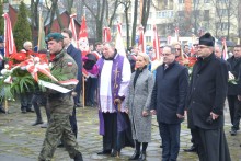 Suwalczanie oddali hołd zamordowanym 1.04.1944 r 