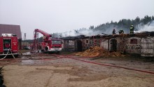 Pożar budynków gospodarczych w gminie Lipsk [zdjęcia]