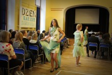 Pokaz mody, dzień otwarty i pomoc w wyborze zawodu. Dzień wiosny u Salezjanek [zdjęcia]