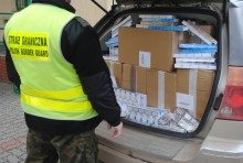 Jumper i chrysler napakowane kontrabandą za 950 tys. zł [zdjęcia]