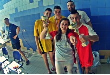 Pływanie. Angelika Koniecko i Bartek Śniatkowski potrójnymi mistrzami Polski. Teraz Meksyk