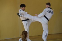 Suwalskie taekwondo. Zawodnicy Huzara trenowali pod okiem mistrza [zdjęcia]