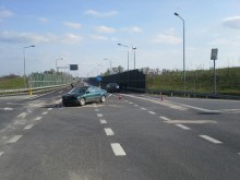 Zderzenie dwóch osobówek na obwodnicy Olecka. Dwie kobiety trafiły do szpitala