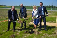 Mariampol. Duńczycy budują na Litwie dużą fabrykę drzwi i okien