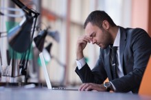 Stres w pracy. Denerwuje nas atmosfera i nadmiar obowiązków