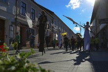 Prezentacje konkursowe, teatr uliczny i animacje. W Suwałkach rozpoczął się Wigraszek 2017 [zdjęcia]