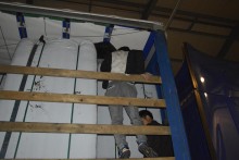 Wietnamczycy w tirze z torfem [zdjęcia]