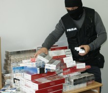 Kontrabanda w samochodzie i mieszkaniu