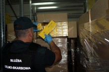 Rekordowa kontrabanda zamiast koszy na śmieci [zdjęcia]