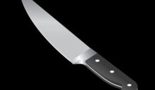 Młody rozbójnik z nożem w ręce. Był pobudzony, zrabował prezerwatywy i gumę do żucia  