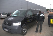 Papierosy bez znaków akcyzy ukryte w ... karawanie