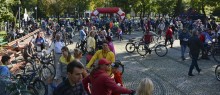 W Suwałkach w dniu bez samochodu kawalkada rowerzystów [zdjęcia]