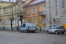 Ewakuacja I Liceum Ogólnokształcącego w Suwałkach. Robotnicy wykopali kilkanaście granatów
