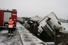Trudne warunki na drogach. Pod Suwałkami doszło do karambolu
