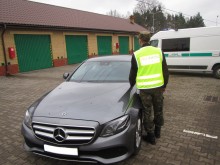 Pogranicznicy odzyskali Mercedesa wartego 200 tys. zł 