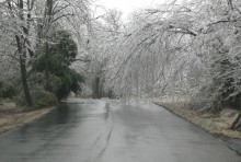 W nocy i rano popada marznący deszcz ze śniegiem. Bądźcie ostrożni w drodze do pracy i szkół
