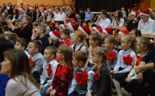 Szkoła Podstawowa nr 10 w Suwałkach. Festiwal Kolęd i Pastorałek [zdjęcia]