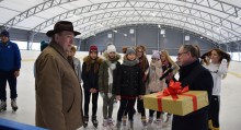 Sztuczne lodowisko już działa. Ślizgawka i łyżwy za darmo 