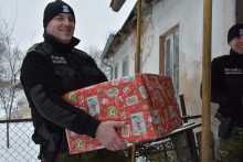 Funkcjonariusze Straży Granicznej jak święty Mikołaj [zdjęcia]