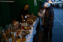 Regionalne przysmaki, ozdoby i rękodzieło. Jarmark Świąteczny w Suwałkach [zdjęcia]