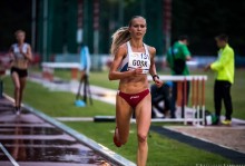 Stadion lekkoatletyczny  w Suwałkach. W niedzielę biegaj z RESO i Anną Gosk
