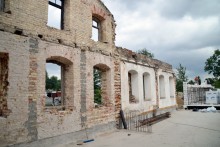 Bulwary nad Czarną Hańczą. Na zdradzieckim gruncie rosną nowe mury dawnej łaźni [zdjęcia]