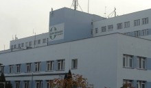 Mężczyzna przygnieciony przez samochód koło Raczek