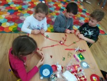 Z Przedszkola nr 3 do Alytusa. Dzieci wykonały piękne ozdoby świąteczne [zdjęcia]