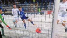 Miedź Legnica - Wigry Suwałki 2:0. Przegrali bardziej z zimą niż z liderem I ligi [tabela]