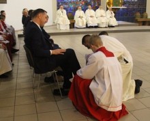 Wielki Czwartek - kościół Matki Bożej Miłosierdzia w Suwałkach. Zanim przeżyjemy radość [zdjęcia]