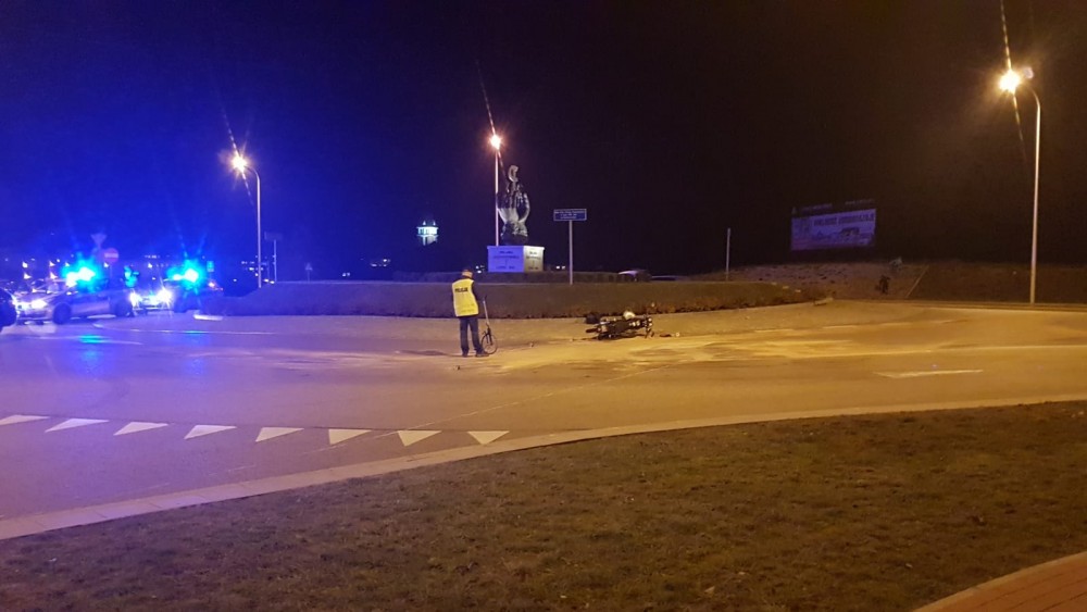 Wypadek na Rondzie Obławy Augustowskiej w Suwałkach. Ranny