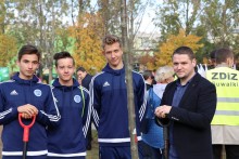 Sto drzew na 100 lat niepodległości. Wśród nich Wigierski Jesion [zdjęcia]