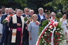 Podwójne obchody świąt i rocznic. Czesław Renkiewicz i Zdzisław Przełomiec wydali oświadczenie 