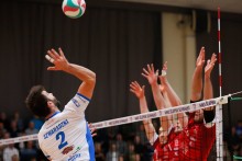 I liga siatkarzy.  Tylko zwycięstwo... to cel obu drużyn w spotkaniu AZS AGH - Ślepsk    