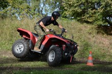 Quadem z piłką tenisową na talerzu. Zawody funkcjonariuszy Straży Granicznej [zdjęcia]