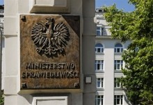 Ułatwienia dla przedsiębiorców - e-KRS. Koniec z papierową biurokracją,  ale od marca 2020 roku