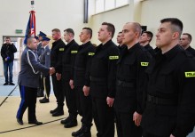 Prawie 60 nowych policjantów w podlaskim garnizonie. W piątek złożyli ślubowanie [zdjęcia]