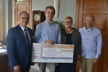 Mateusz Sulimowicz z I LO leci do USA badać fale grawitacyjne. Miasto sfinansuje mu bilet