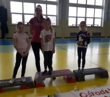 W pogoni za Mikołajem, czyli lekkoatletyczne zawody w SP11 