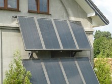 Pieniądze na kolektory słoneczne lub fotowoltaikę w domach jednorodzinnych. W puli 30 milionów zł 