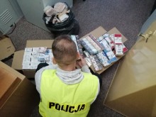 Nielegalne papierosy w jednym z suwalskich mieszkań