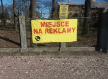 Ulica Pułaskiego - pokoszarowy teren. Strach się poruszać 