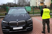 Rosjanin w aucie skradzionym w Luksemburgu. Luksusowe BMW za 400 tysięcy zł 