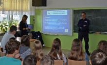 Policjanci o pułapkach internetu. Najpierw w SP nr 10